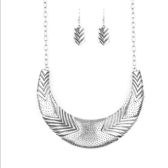 Geographic Goddess - Picture 3 of 3